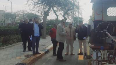 رئيس الجهاز: استمرار العمل لرفع كفاءة جميع الطرق بمدينة الشروق 