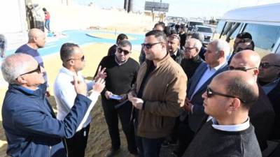 وزير الإسكان يتفقد مشروعات الطرق والوحدات وأعمال البحيرات بـ «مارينا بالساحل الشمالي»
