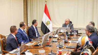 وزير قطاع الأعمال و«سيمنس» الألمانية يبحثان تعزيز استخدام الأنظمة الذكية والحلول التكنولوجية