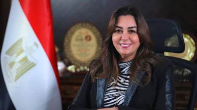 منال عوض : بدء تكويد الأشجار في نطاق الدائرى بالقاهرة والجيزة للحفاظ عليها