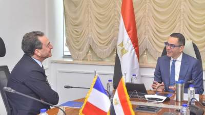 وزير الاستثمار يبحث مع مسؤولي شركة إيرباص إنشاء منظومة طيران متكاملة في مصر 