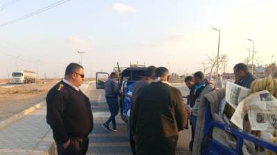 حملة مسائية مكثفة لإزالة الإشغالات في العاشر من رمضان