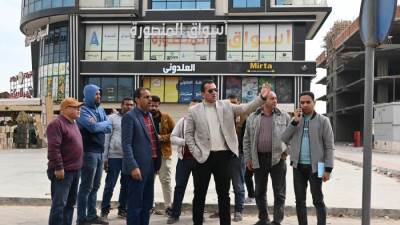 رئيس جهاز تنمية مدينة العاشر من رمضان يتفقد مشروعات تطوير البنية التحتية والطرق