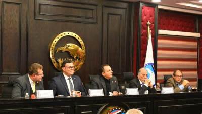 وزير الإسكان يستعرض جهود الوزارة في عدد من الملفات مع أعضاء حزب "مستقبل وطن"