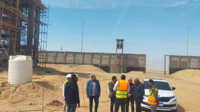 بدء تنفيذ خطوط المياه والصرف الرئيسية بمنطقة القادسية بالعبور الجديدة