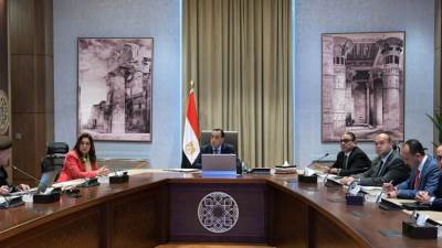 رئيس الوزراء يُتابع الموقف التنفيذي لمشروع امتداد محور الفريق كمال عامر