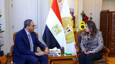 وزيرة التنمية المحلية تتابع منظومة  التصالح على مخالفات البناء بمحافظة قنا