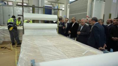 وزير النقل يشهد أول إنتاج لمصنع "كولواي" من المكونات الداخلية للوحدات المتحركة للقطارات ببني سويف