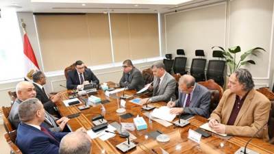وزير الإسكان يتابع الموقف التنفيذي لمشروعات  «حياة كريمة» ويوجه بالانتهاء  وفقا للخطط الزمنية لها