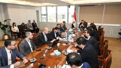 وزير الإسكان يتابع موقف منطقة الأعمال المركزية بالعاصمة الإدارية