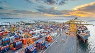 هل تنجح مصر فى إلغاء الرسوم الجمركية الأمريكية الجديدة ؟! المفوض التجاري يوضح 