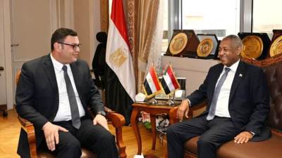 وزير الإسكان للسفير السودانى بالقاهرة: شركات المقاولات المصرية تمتلك خبرة كبيرة فى تنفيذ مشروعات التنمية العمرانية