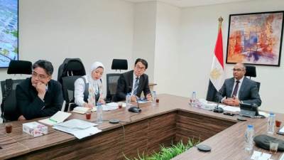 نائب وزير الإسكان يستقبل وفدا يابانيا لبحث التعاون في مشروعات البنية التحتية