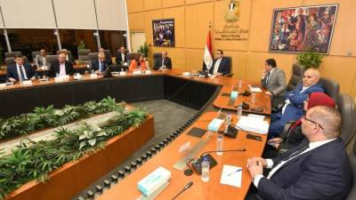 «الشربينى» يوجه بالمتابعة الميدانية الأسبوعية للمشروعات السكنية فى المدن والمحافظات