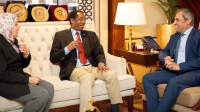 العاصمة الإدارية تبحث مطالب سفارة غينيا الإستوائية من قطع أراضى بالحى الدبلوماسى