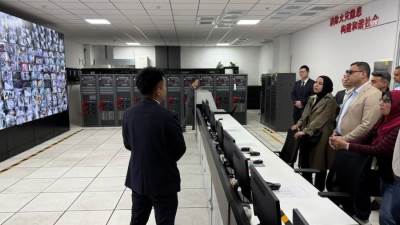 فى زيارة لعدد من المدن الصينية..  وزير الإسكان يتفقد  نظم الإدارة والتشغيل  بالمناطق المركزية للأعمال استعدادا للتشغيل بالعاصمة الإدارية