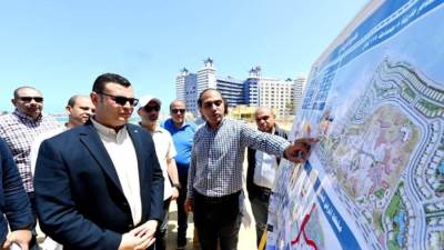 وزير الإسكان يتفقد مارينا 8  ومشروع إنشاء ممشى الخدمات وأعمال رفع كفاءة الكباري بمارينا 5
