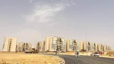 «الإسكان»:توفير 2064 وحدة سكنية  وسوق تجارية وطرح فرص استثمارية بالسويس الجديدة 