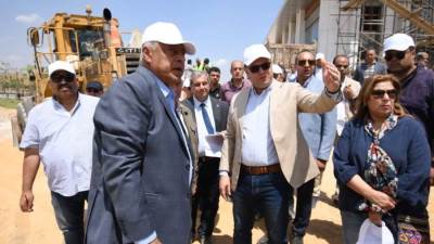 وزير الإسكان يقوم بجولة موسعة  يمشروع "حدائق تلال الفسطاط