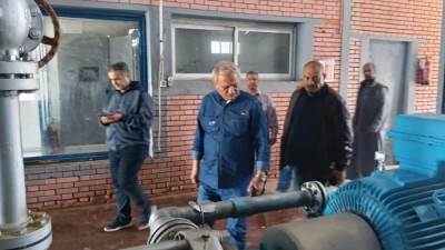 رئيس شركة مياه مطروح يتفقد محطة التحلية بالسلوم