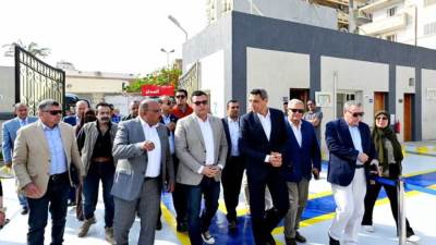 وزير الإسكان ومحافظ السويس يتفقدان محطتي رفع صرف صحى بحي السويس 