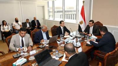 وزير الإسكان يعقد اجتماعا لمتابعة الموقف التنفيذي لـ"حدائق تلال الفسطاط"