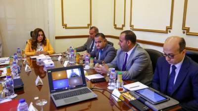 وزيرة التنمية المحلية تبحث الاستغلال الأمثل لقطع الأراضى والأصول غير المستغلة بمحافظتي الإسكندرية والقليوبية