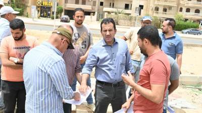 رئيس جهاز العاشر  يوجه بتنفيذ مطبات صناعية بمحور الإمام الشافعي