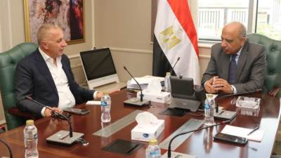 خلال اجتماعه مع «السويدي إليكتريك» .. محمود عصمت:  القطاع الخاص شريك فى مواجهة التعدى على التيار الكهربائي