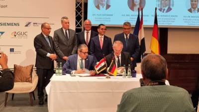 توقيع عقد«مستوى الخدمة»  لإدارة وتشغيل وصيانة مرفق المياه والصرف الصحي بالعاصمة الإدارية 