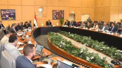 وزير الإسكان يتابع مشروعات مياه الشرب والصرف بمحافظتي الغربية ودمياط ويوجه بضغط الأعمال