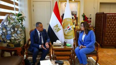 وزيرة التنمية المحلية تبحث مع محافظ جنوب سيناء إزالة التعديات على أملاك الدولة