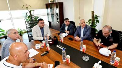 وزير الإسكان يعقد اجتماعاً بمقر جهاز العلمين الجديدة لمتابعة موقف تسليم وتشغيل المشروعات التنموية بالمدينة 