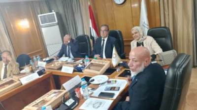 رئيس مصلحة الضرائب: نعمل على إزالة أي معوقات تواجه المصانع والشركات 