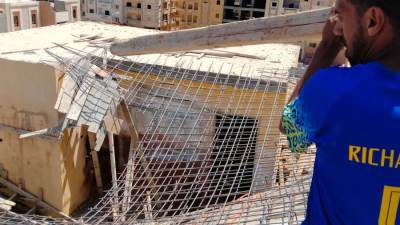 إزالة مخالفات البناء ومصادرة معدات المقاولين ومواد البناء بدمياط الجديدة