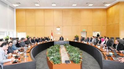 وزير الإسكان يتابع موقف مشروعات المرافق على مستوى الجمهورية وموقف توطين الصناعة