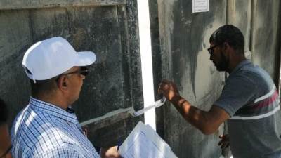 غلق وتشميع 5 منشأت صحية و4 مخازن بدون ترخيص بدمياط الجديدة