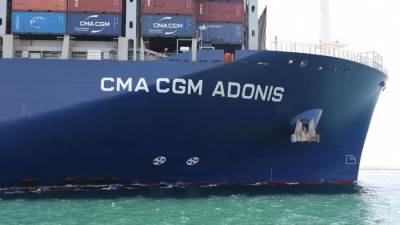 بعد تطبيق الحوافز الجديدة.. قناة السويس تشهد عبور سفينة الحاويات العملاقة CMA CGM JULES VERNE 