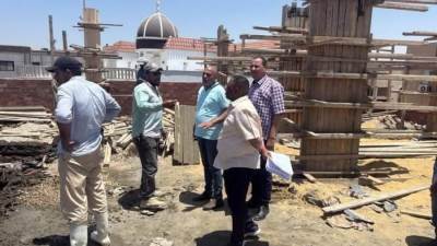 إزالة  مخالفات بناء وغلق محال مخالفة بمدينتي بدر والشروق