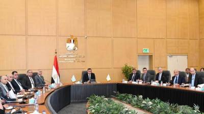 وزير الإسكان يتابع معدلات تنفيذ منطقة الأعمال المركزية بالعاصمة الإدارية ويوجه بسرعة إنجاز البرج الأيقوني