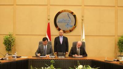 توقيع عقد بناء سفينتين جديدتين من سفن الصب  بين شركة الملاحة الوطنية وترسانة هانتونج