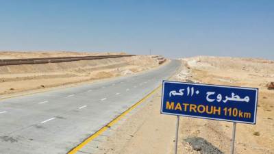 «الإسكان»: افتتاح وتشغيل القطاع الرابع من  إزدواج طريق سيوة / مطروح بطول 50 كم
