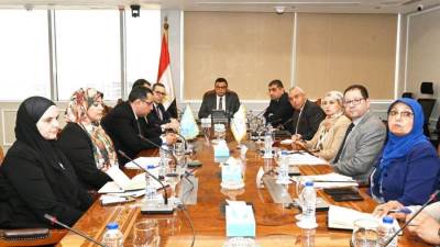 وزير الإسكان يتابع تنفيذ استراتيجية البناء الأخضر ويُكلف بإعداد خطة تفصيلية وجدول زمني