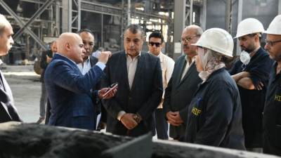 خلال جولة مفاجئة .. وزير الإنتاج الحربي يتابع سير العملية الإنتاجية بشركة حلوان للمسبوكات (مصنع 9 الحربي)