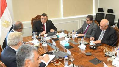 وزير الإسكان يشدد على صيانة وتشغيل مرافق المياه والصرف بالمحافظات والمدن الجديدة