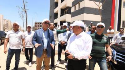 وزير الإسكان يتفقد وحدات الإسكان الأخضر  ومشروع «ديارنا» السكني بمدينة السادات