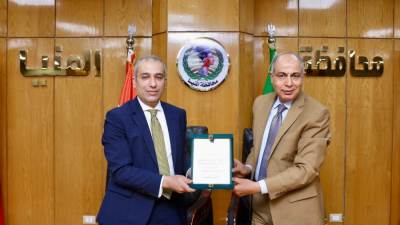 رئيس البنك الزراعي ومحافظ المنيا يوقعان بروتوكول تعاون لتمويل المنتفعين بأراضي أملاك الدولة