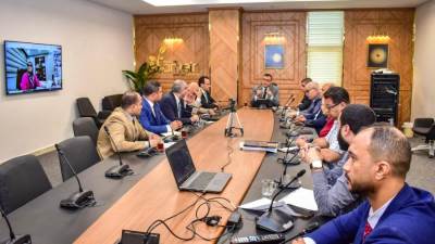 وزير الإسكان يوجه بصيانة شاملة للطرق وتطبيق صارم لمعايير السلامة بالمدن الجديدة