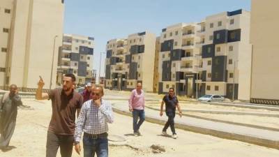 وزير الإسكان يتابع المشروعات السكنية بمدن بدر ودمياط وبني سويف وأكتوبر الجديدة