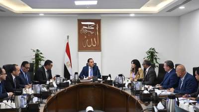 «مدبولى»  يتابع تنفيذ خطة محطات تحلية مياه الساحل الشمالي الغربي حتى 2050
